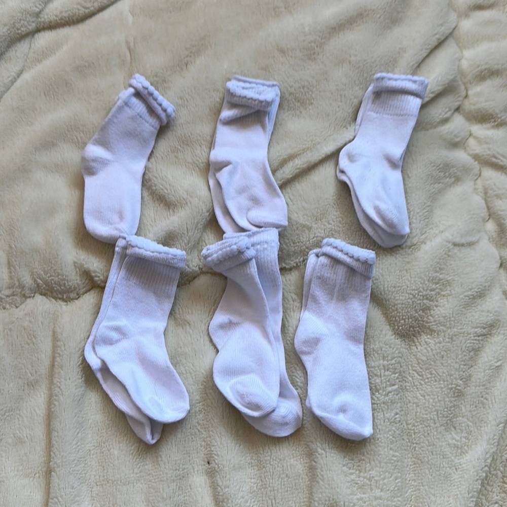 Kids sucks white one size ( 1- 3 years old )
